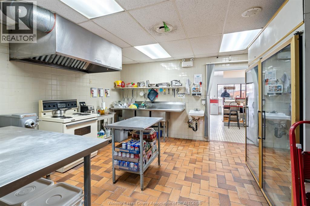 11897 Tecumseh Road East, Tecumseh, Ontario  N8N 1L8 - Photo 27 - 26001653