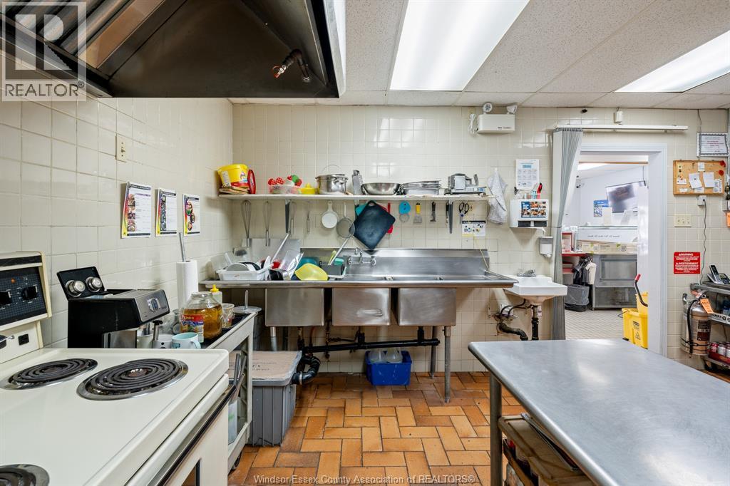 11897 Tecumseh Road East, Tecumseh, Ontario  N8N 1L8 - Photo 30 - 26001653