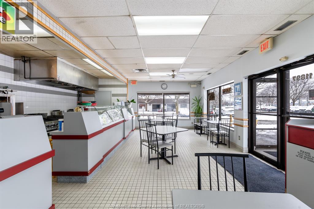 11897 Tecumseh Road East, Tecumseh, Ontario  N8N 1L8 - Photo 6 - 26001653