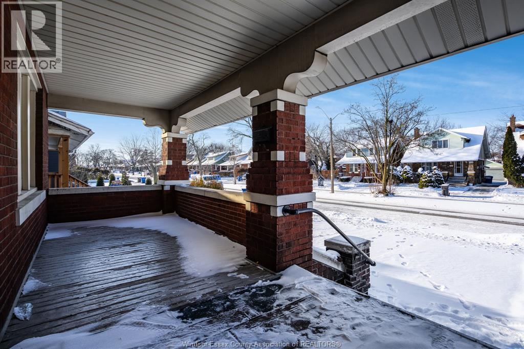 366 Rankin, Windsor, Ontario  N9B 2R7 - Photo 2 - 26001762