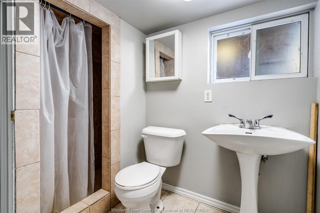 366 Rankin, Windsor, Ontario  N9B 2R7 - Photo 28 - 26001762