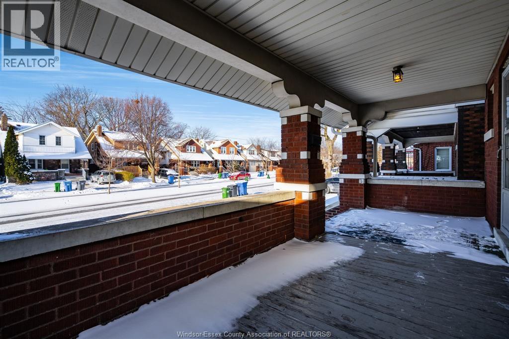 366 Rankin, Windsor, Ontario  N9B 2R7 - Photo 3 - 26001762