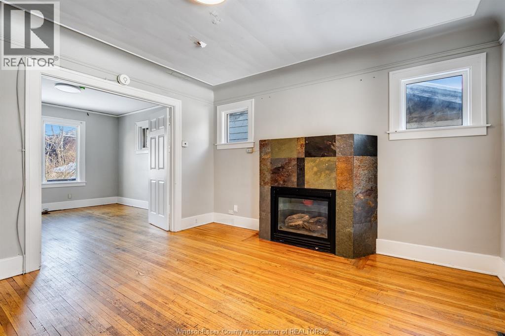 366 Rankin, Windsor, Ontario  N9B 2R7 - Photo 4 - 26001762