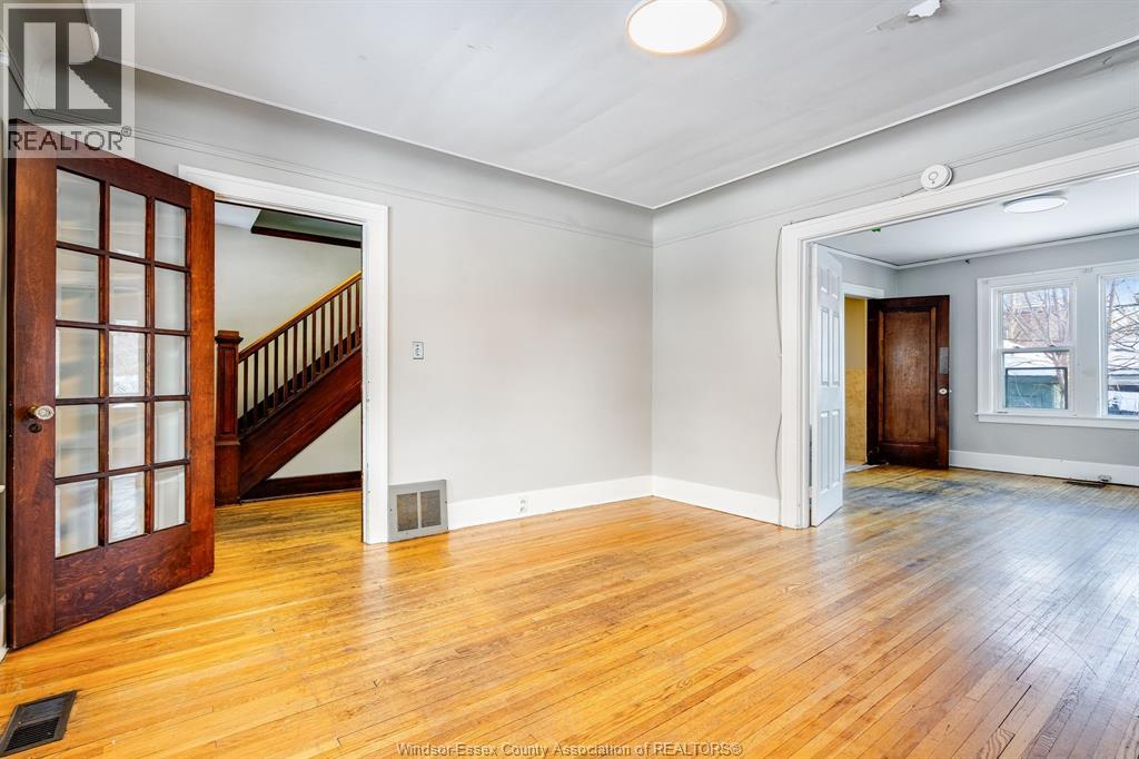 366 Rankin, Windsor, Ontario  N9B 2R7 - Photo 5 - 26001762