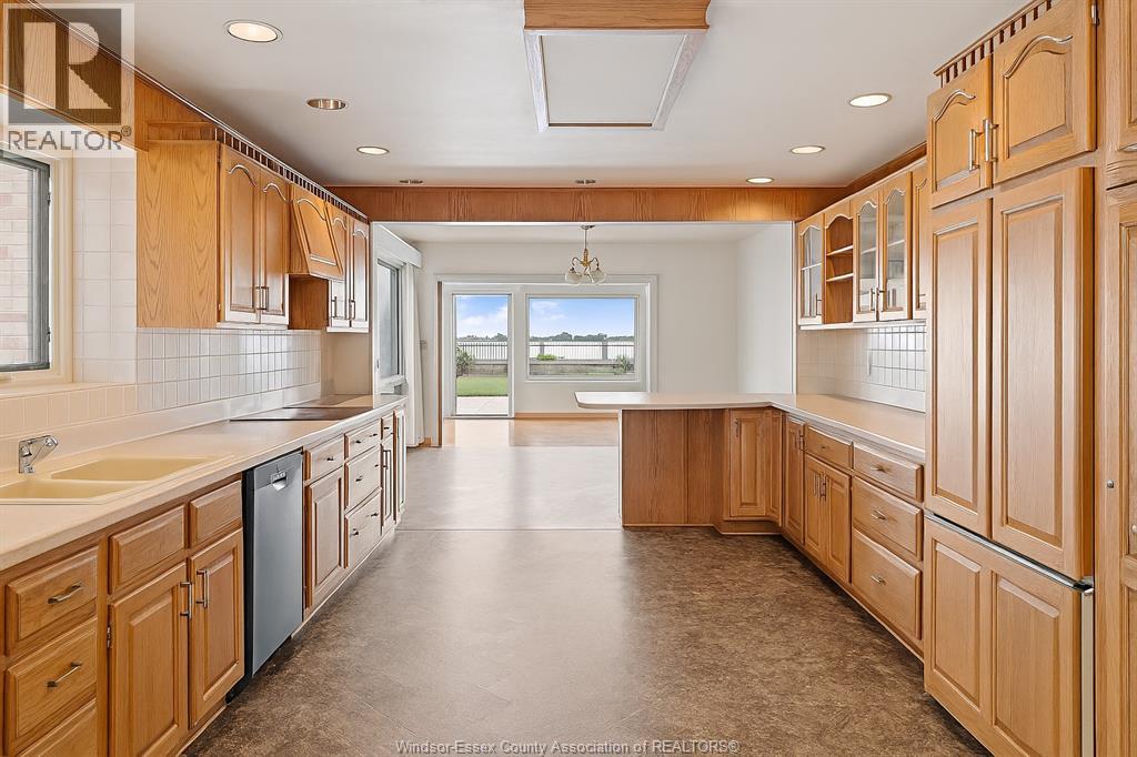 8280 Riverside Dr East, Windsor, Ontario  N8S 1E6 - Photo 5 - 26001873