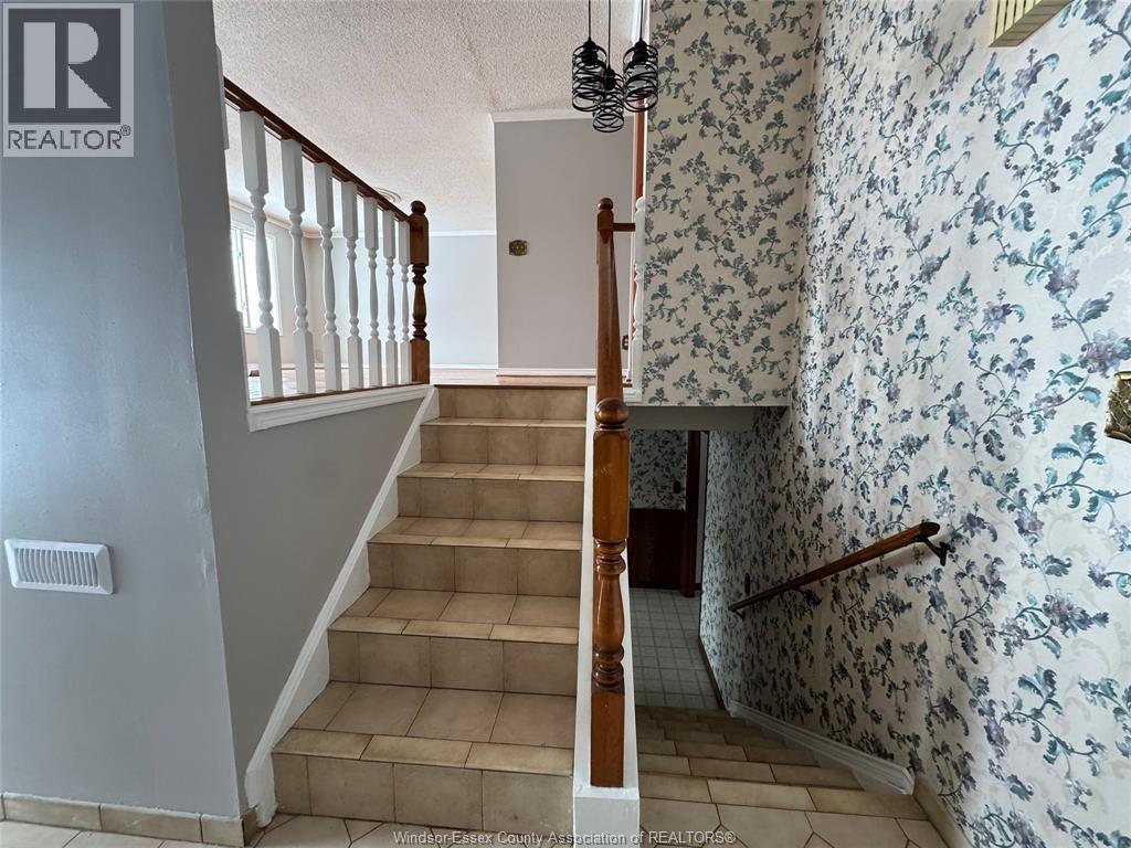 3034 Fazio Drive, Windsor, Ontario  N9E 4G1 - Photo 4 - 26001884