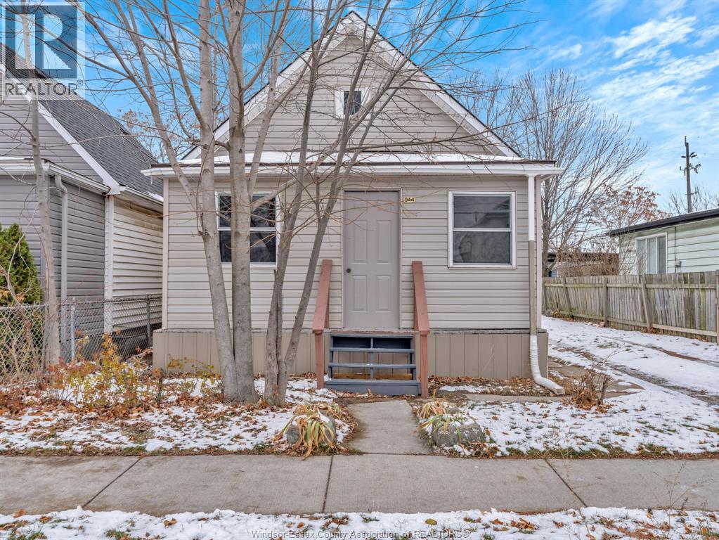 944 MAISONVILLE, Windsor, Ontario