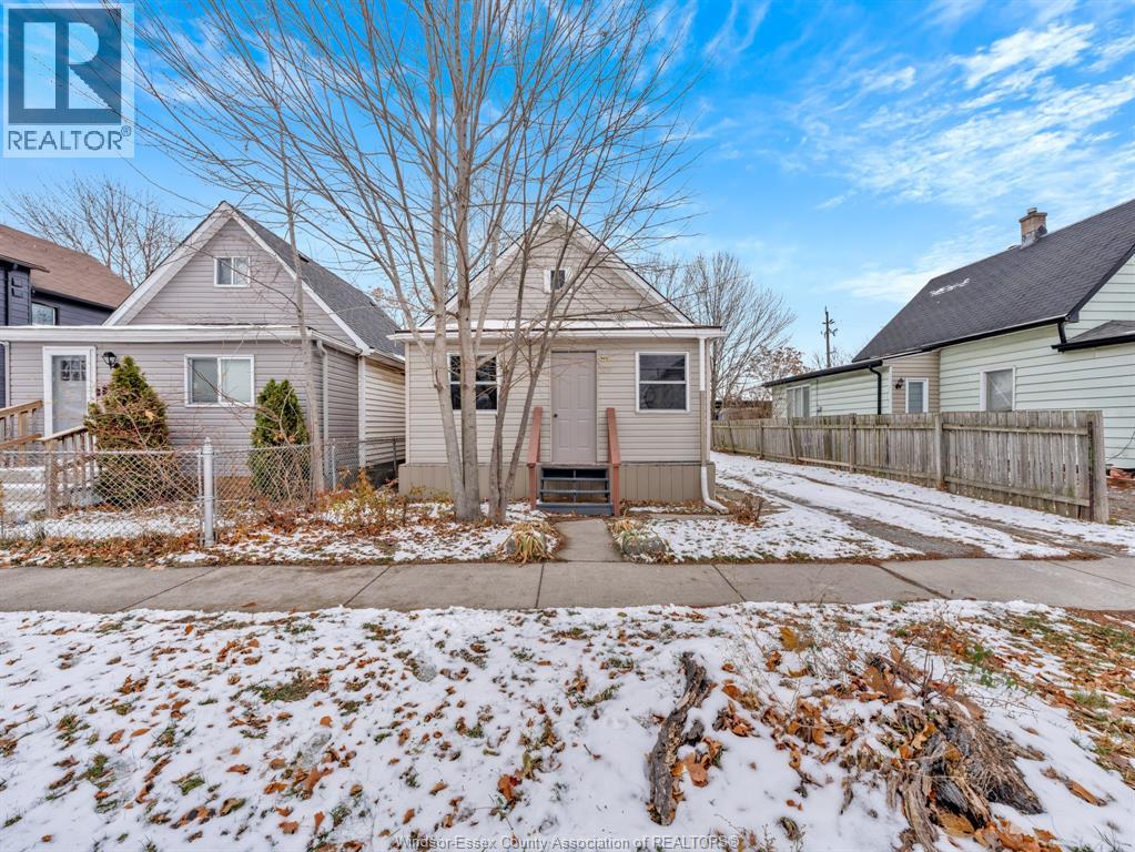 944 Maisonville, Windsor, Ontario  N8Y 3R9 - Photo 2 - 26001925