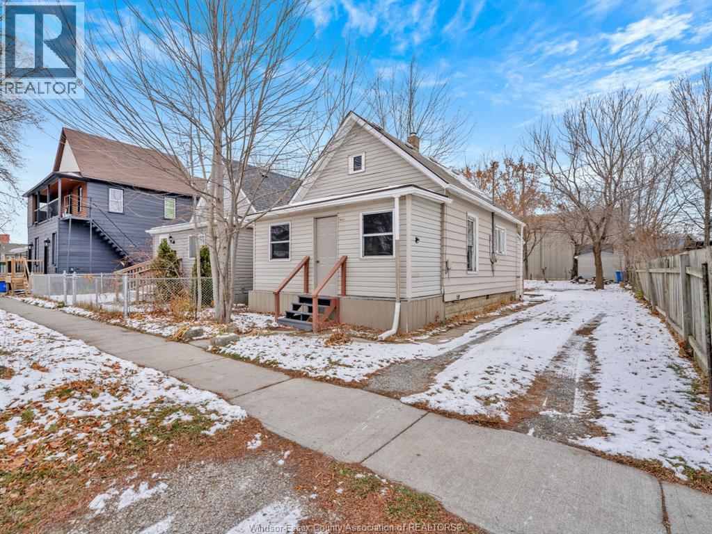 944 Maisonville, Windsor, Ontario  N8Y 3R9 - Photo 3 - 26001925