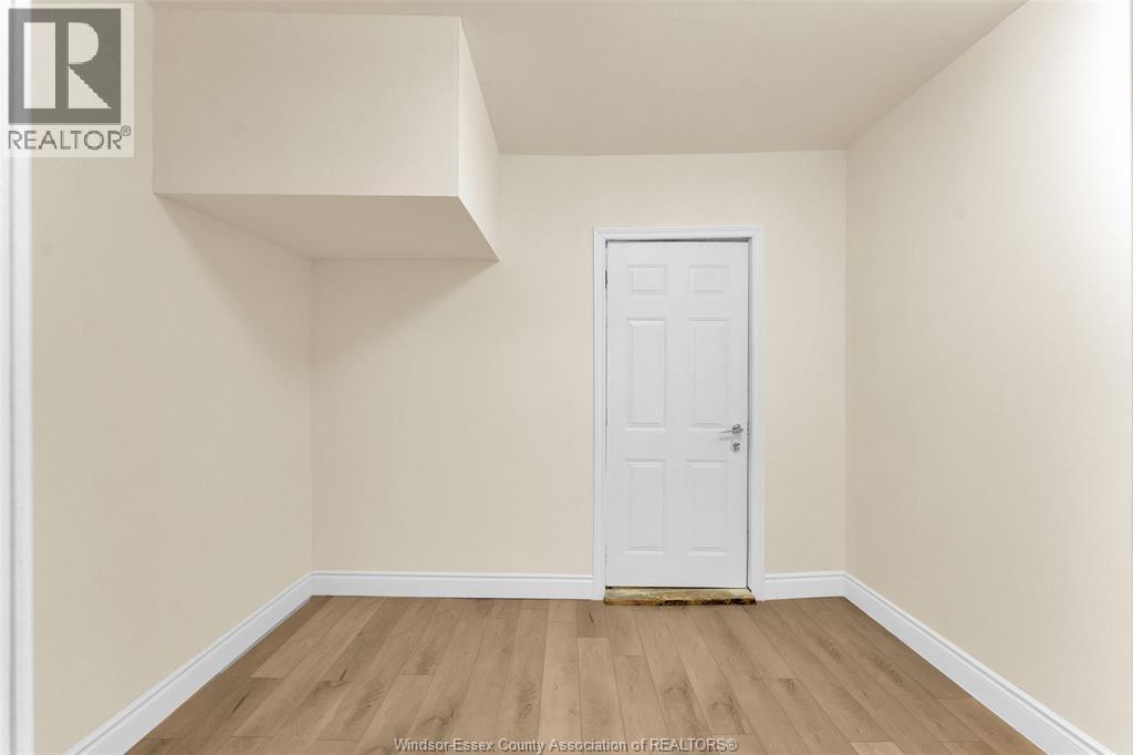 1127 Wellington Avenue, Windsor, Ontario  N9A 5K2 - Photo 10 - 26001900