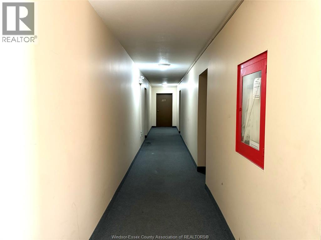 2035 University Avenue West Unit# 307, Windsor, Ontario  N9B 1E1 - Photo 2 - 26002096