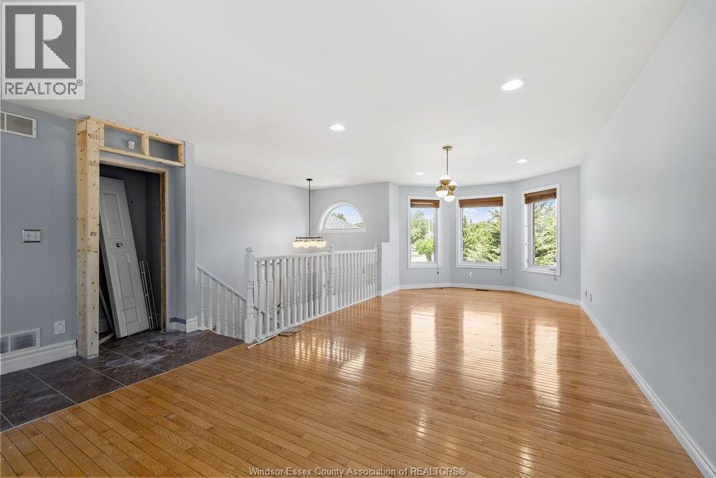 707 Sarah Court, Windsor, Ontario  N9G 2Y7 - Photo 6 - 26002169