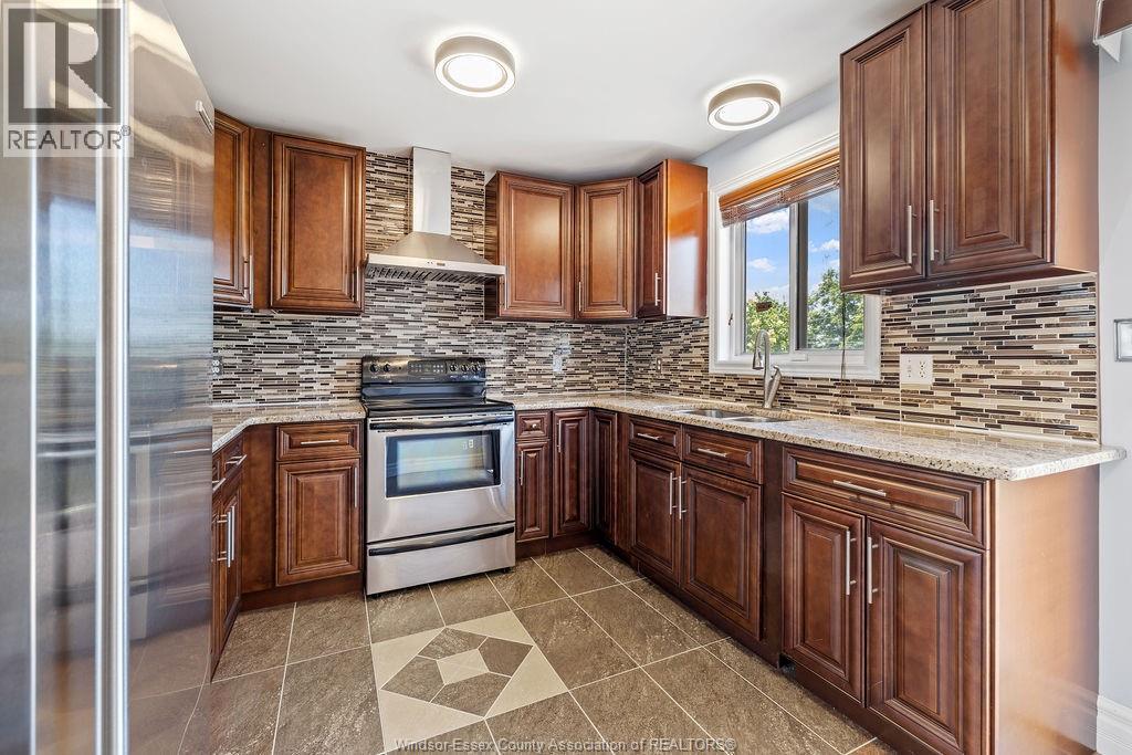 707 Sarah Court, Windsor, Ontario  N9G 2Y7 - Photo 9 - 26002169