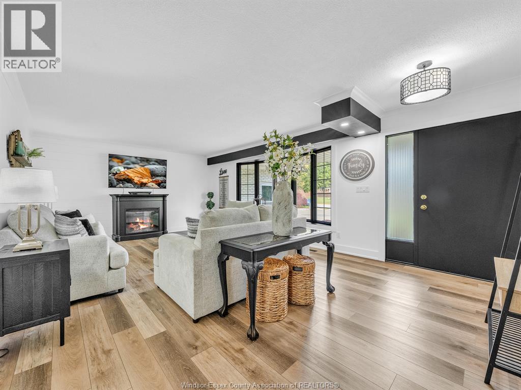 1367 Oxford Avenue, Kingsville, Ontario  N9Y 2S8 - Photo 3 - 26002158