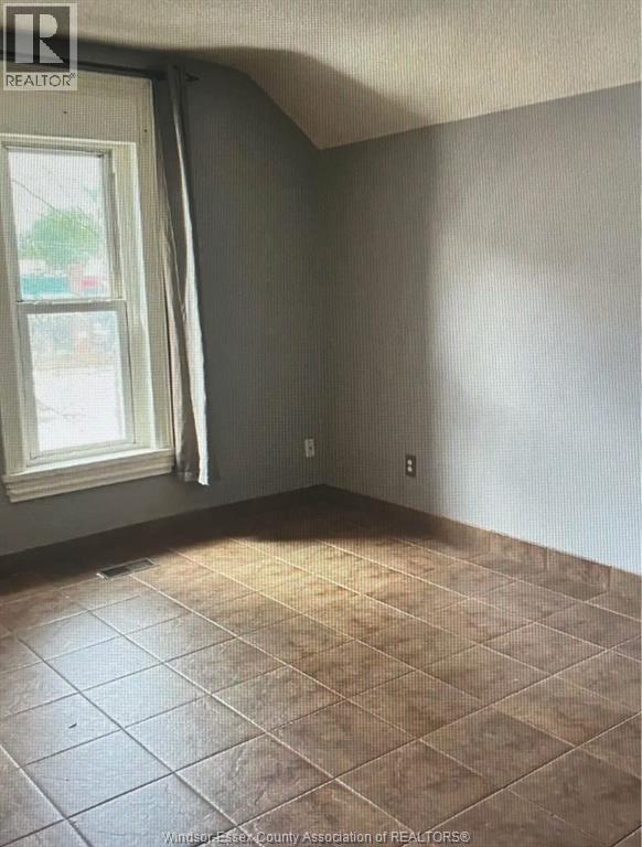 16 MAIN STREET West Unit# A, Kingsville, Ontario