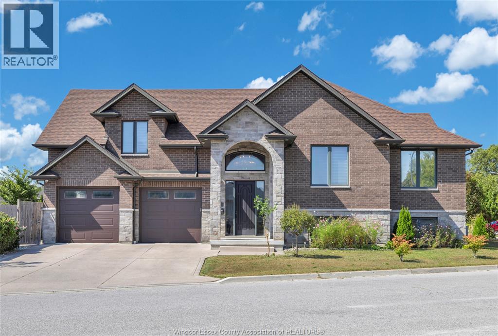 498 Sacred Heart Drive, Lasalle, Ontario  N9J 0A6 - Photo 2 - 26002350