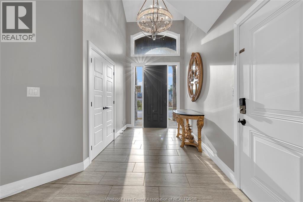 498 Sacred Heart Drive, Lasalle, Ontario  N9J 0A6 - Photo 5 - 26002350