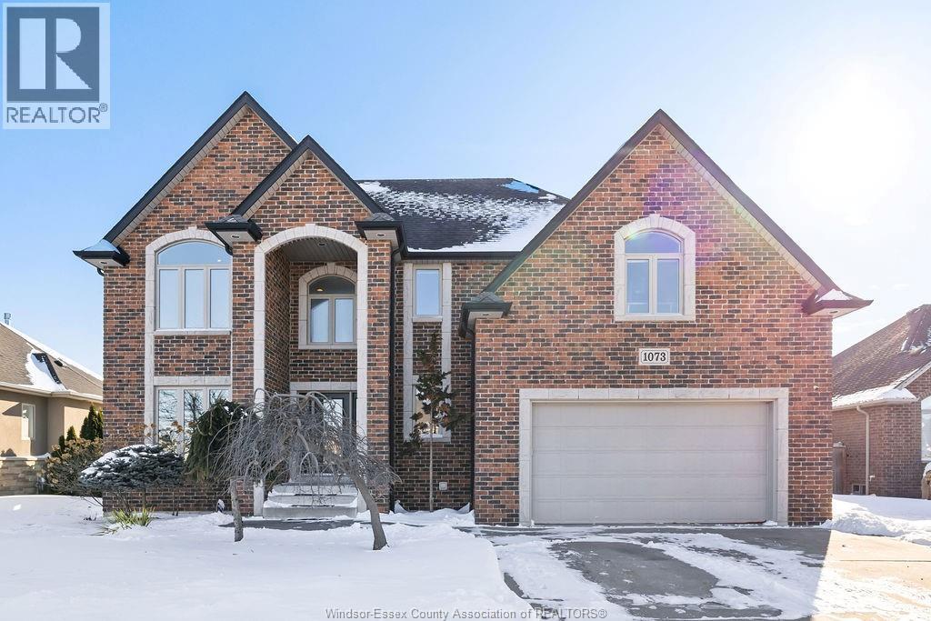 1073 Regency Crescent, Lakeshore, Ontario  N0R 1A0 - Photo 2 - 26002366