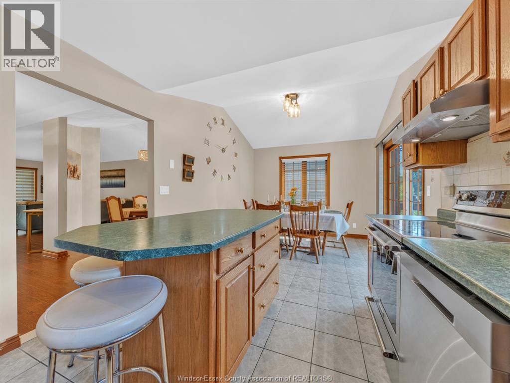 3157 Robinet, Windsor, Ontario  N8R 1P7 - Photo 25 - 26002541