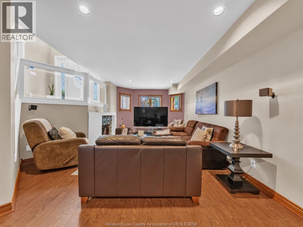 3157 Robinet, Windsor, Ontario  N8R 1P7 - Photo 42 - 26002541