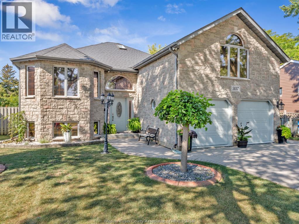 3157 Robinet, Windsor, Ontario  N8R 1P7 - Photo 5 - 26002541