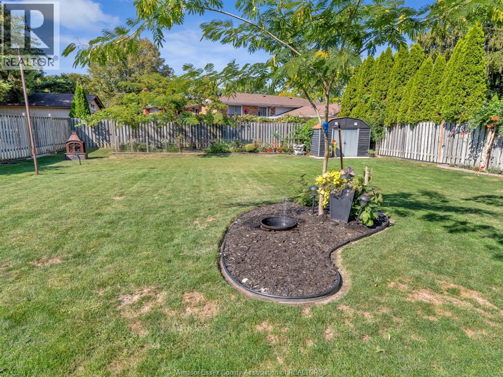 3157 Robinet, Windsor, Ontario  N8R 1P7 - Photo 9 - 26002541