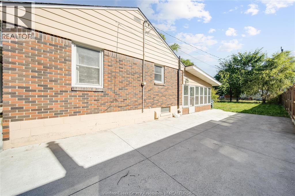3162 Curry Avenue, Windsor, Ontario  N9E 2T3 - Photo 39 - 26002495