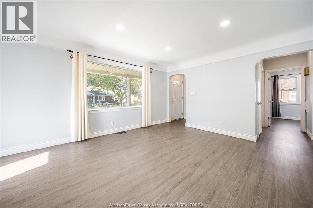 3162 Curry Avenue, Windsor, Ontario  N9E 2T3 - Photo 6 - 26002495
