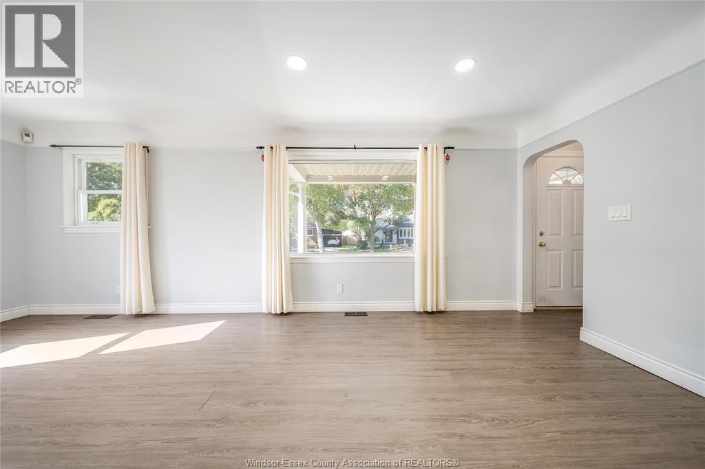 3162 Curry Avenue, Windsor, Ontario  N9E 2T3 - Photo 7 - 26002495