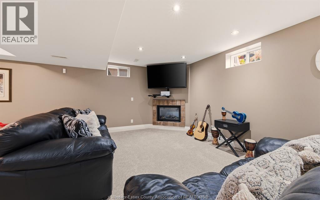 425 Superior Street, Lasalle, Ontario  N9J 3Z5 - Photo 25 - 26002546