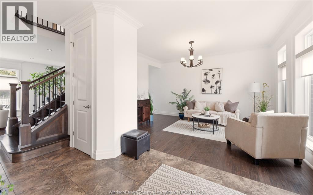 425 Superior Street, Lasalle, Ontario  N9J 3Z5 - Photo 3 - 26002546