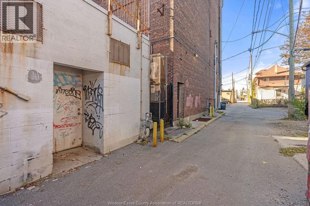 1570 Wyandotte East, Windsor, Ontario  N9A 3L3 - Photo 31 - 26002570