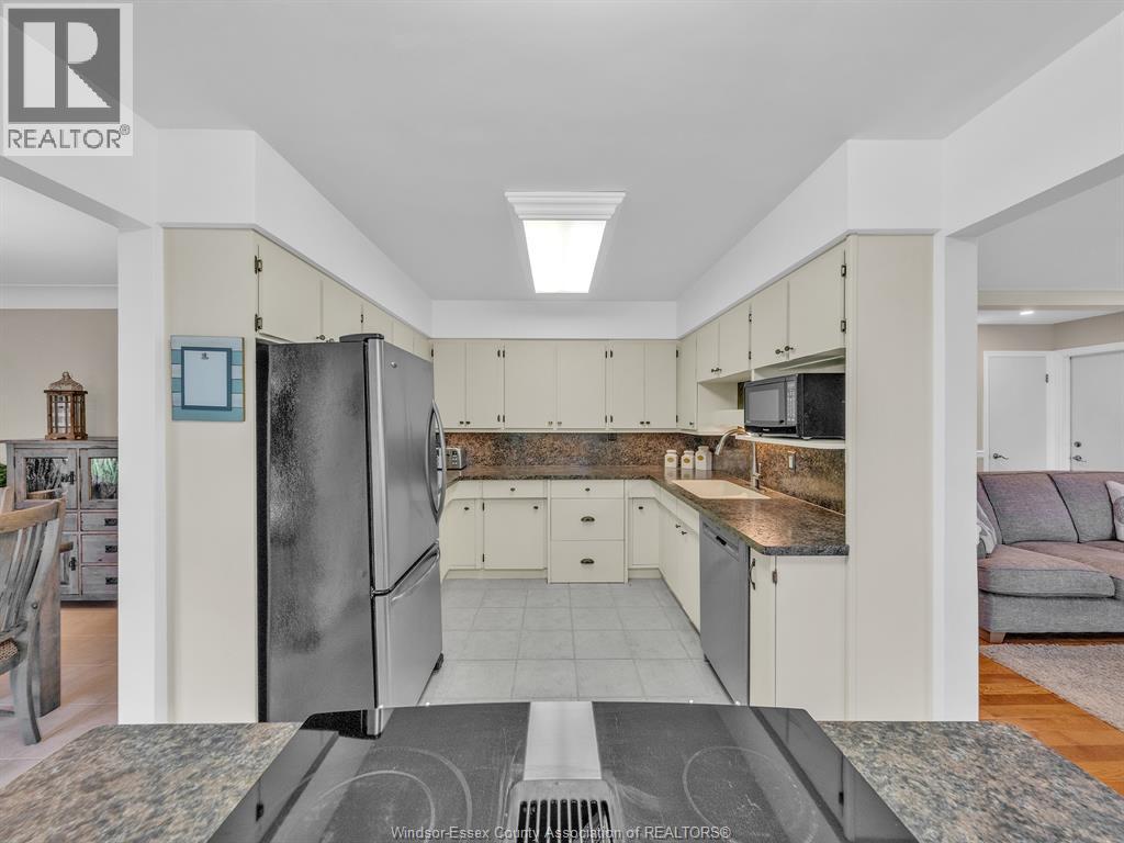 7 Longbeach Drive, Leamington, Ontario  N8H 4H9 - Photo 13 - 26002568