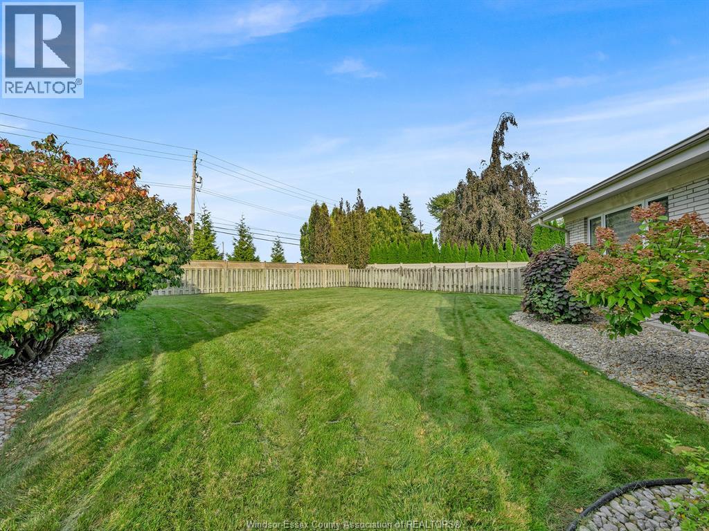 7 Longbeach Drive, Leamington, Ontario  N8H 4H9 - Photo 45 - 26002568