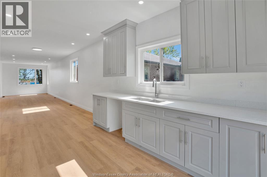 720 Grand Marais East Unit# Upper, Windsor, Ontario  N8X 3H8 - Photo 11 - 26002611