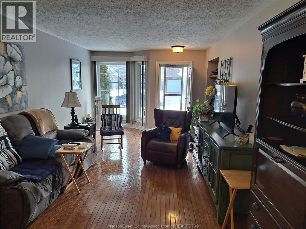 21 Briarwood Avenue, Leamington, Ontario  N8H 5G2 - Photo 2 - 26002672