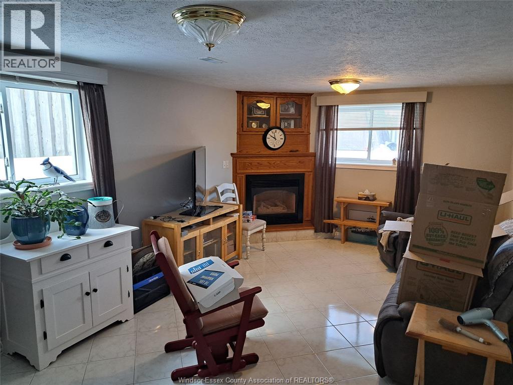 21 Briarwood Avenue, Leamington, Ontario  N8H 5G2 - Photo 6 - 26002672