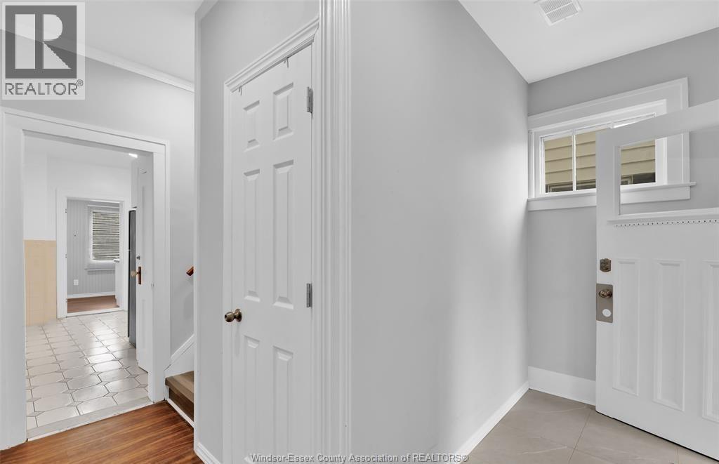 930 Church Street Unit# Upper (No Bsmt), Windsor, Ontario  N9A 4T9 - Photo 3 - 26002837