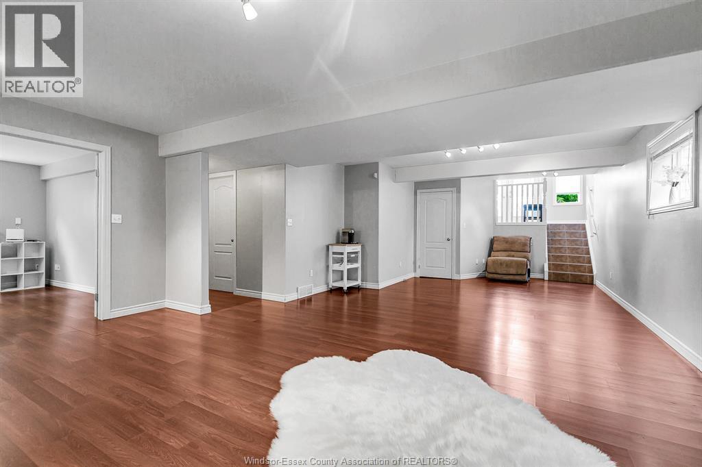 4274 Canberra, Windsor, Ontario  N9G 3E7 - Photo 14 - 26002822