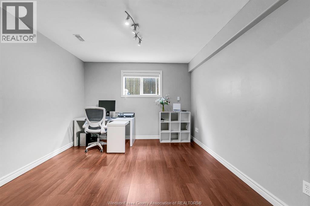 4274 Canberra, Windsor, Ontario  N9G 3E7 - Photo 15 - 26002822