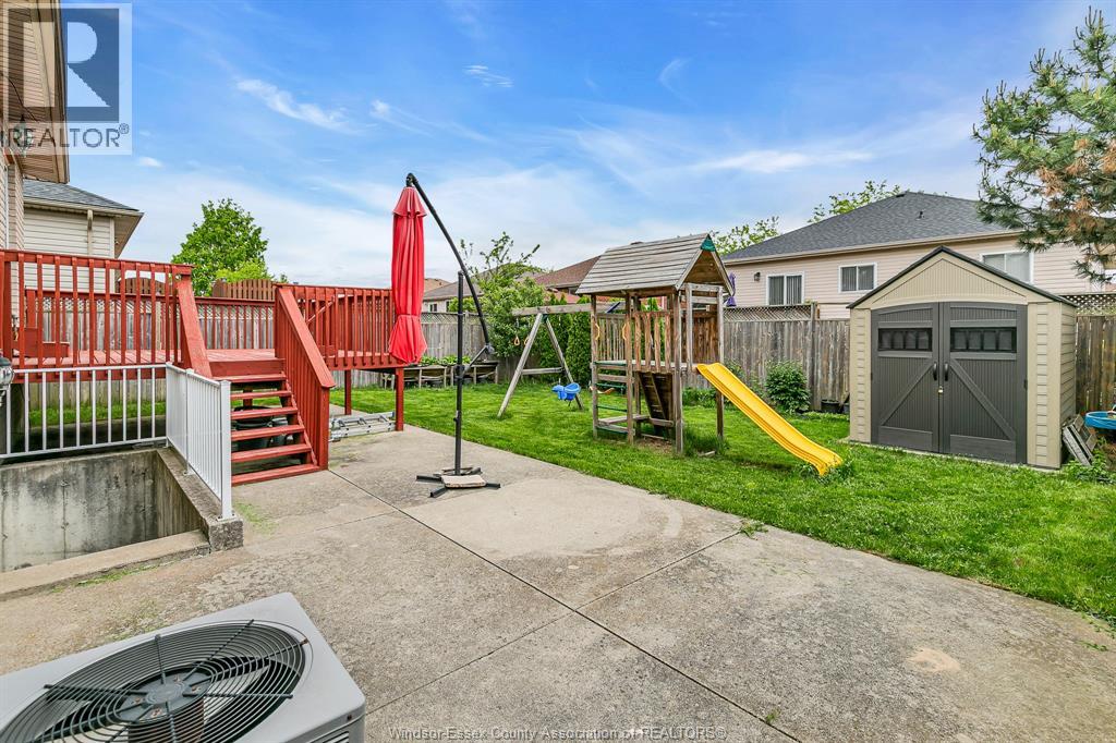 4274 Canberra, Windsor, Ontario  N9G 3E7 - Photo 18 - 26002822