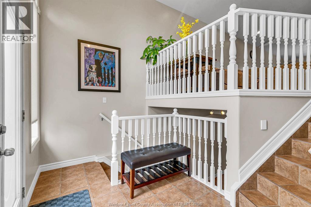 4274 Canberra, Windsor, Ontario  N9G 3E7 - Photo 2 - 26002822