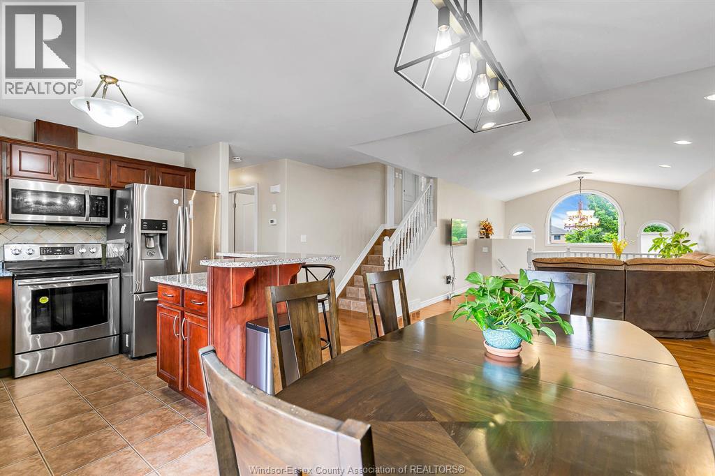 4274 Canberra, Windsor, Ontario  N9G 3E7 - Photo 5 - 26002822