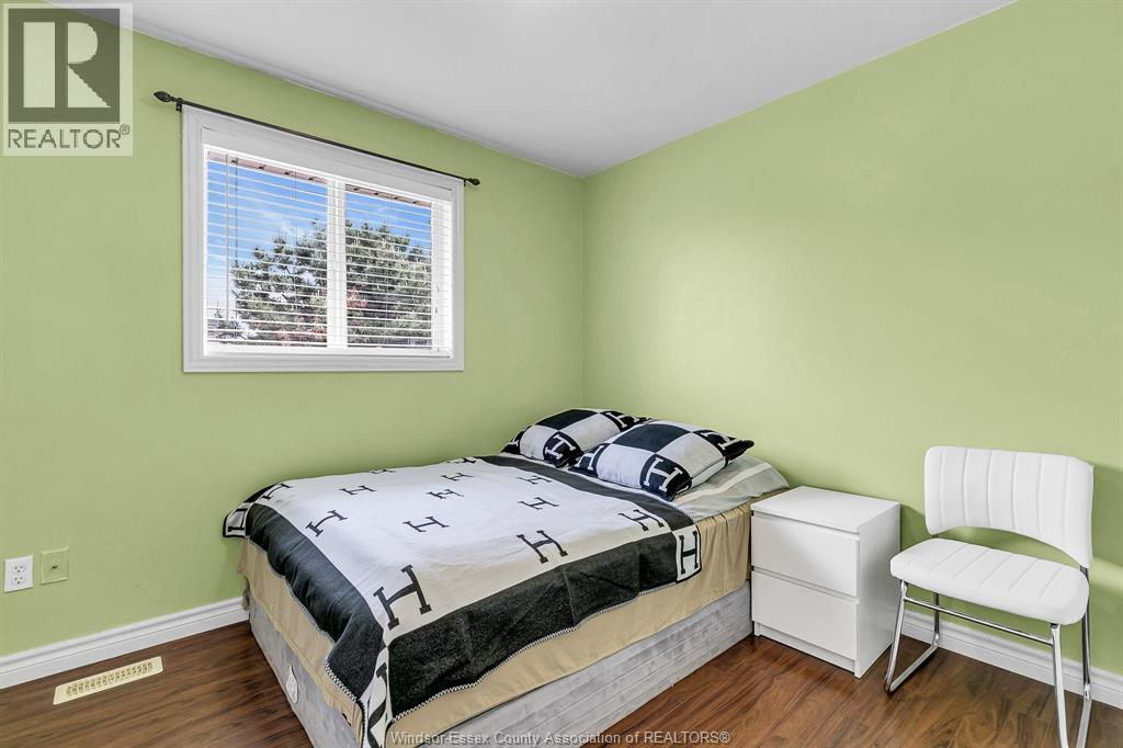 4274 Canberra, Windsor, Ontario  N9G 3E7 - Photo 9 - 26002822