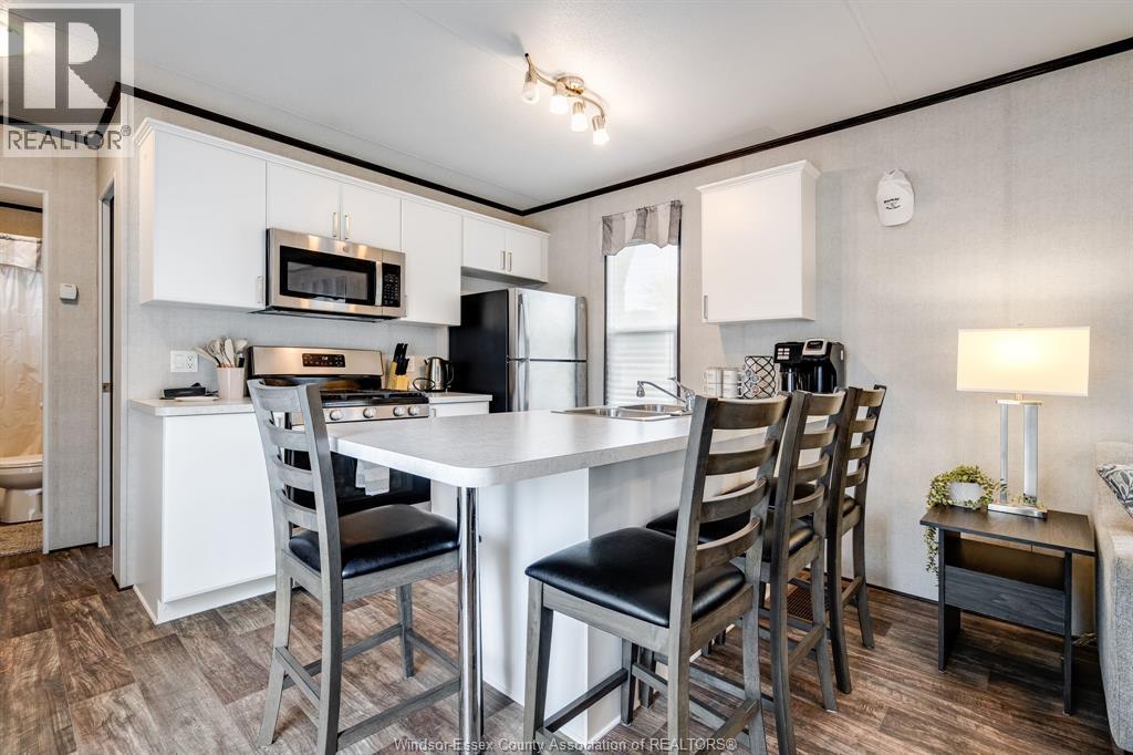 981 County Rd 2 Unit# 522, Lakeshore, Ontario  N8N 4P4 - Photo 3 - 26002925