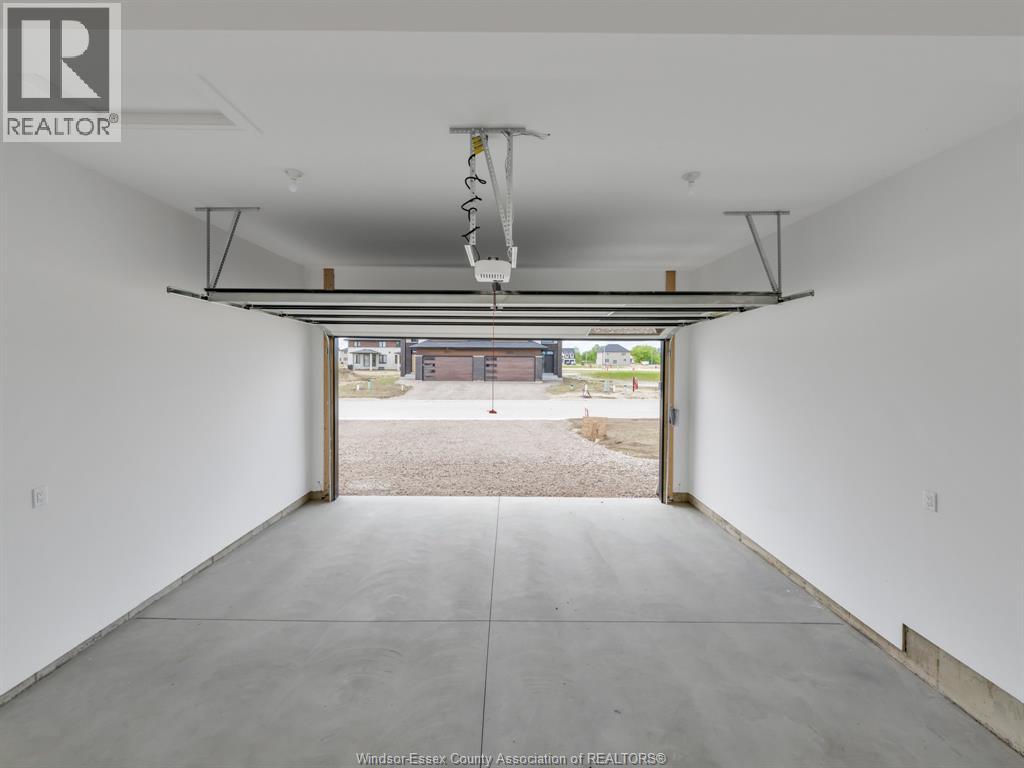 664 Linden, Lakeshore, Ontario  N0R 1A0 - Photo 38 - 26003063