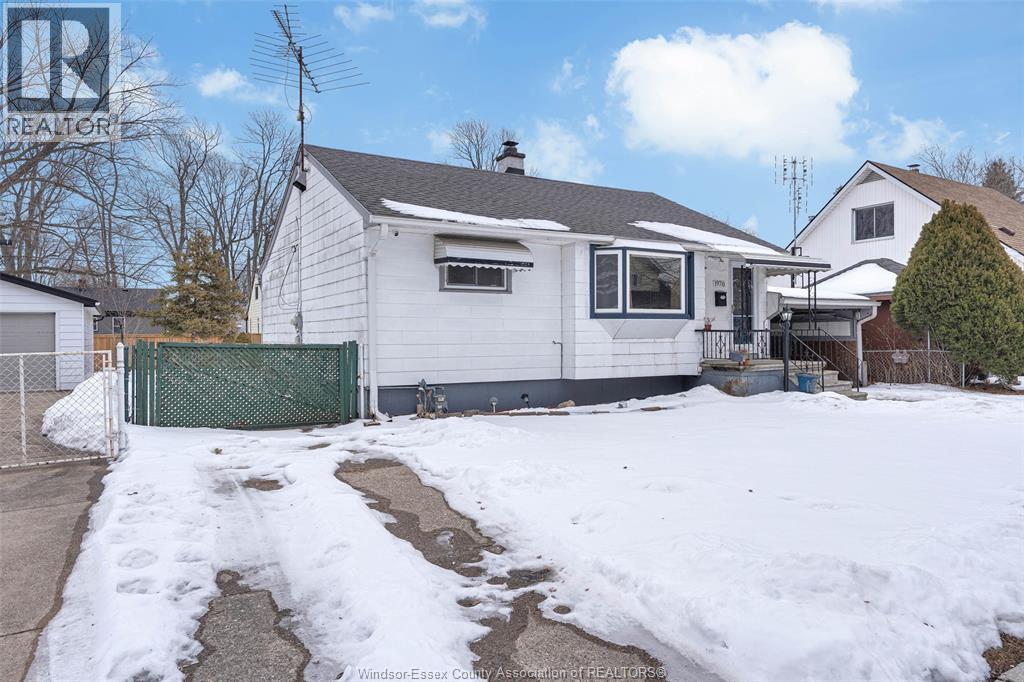 1970 Ellrose, Windsor, Ontario  N8W 4T9 - Photo 2 - 26002986