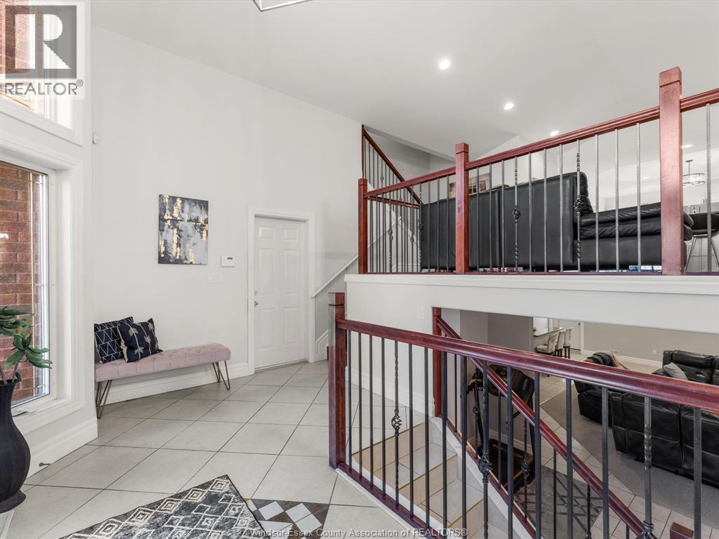 957 Banwell, Windsor, Ontario  N8P 1J3 - Photo 3 - 26003147