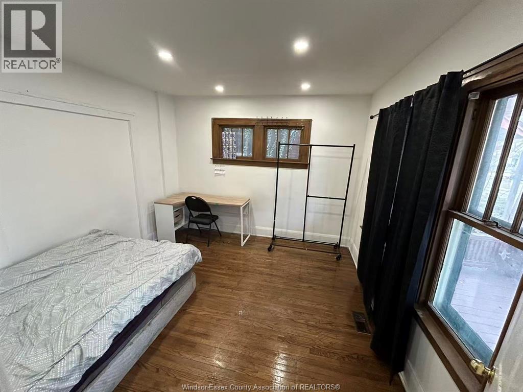 415 Rankin, Windsor, Ontario  N9B 2R6 - Photo 5 - 26003418