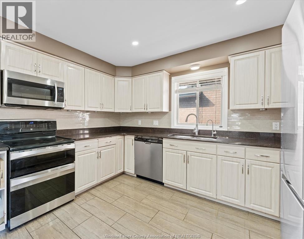 2972 Jennifer, Windsor, Ontario  N8W 5J2 - Photo 13 - 26003438